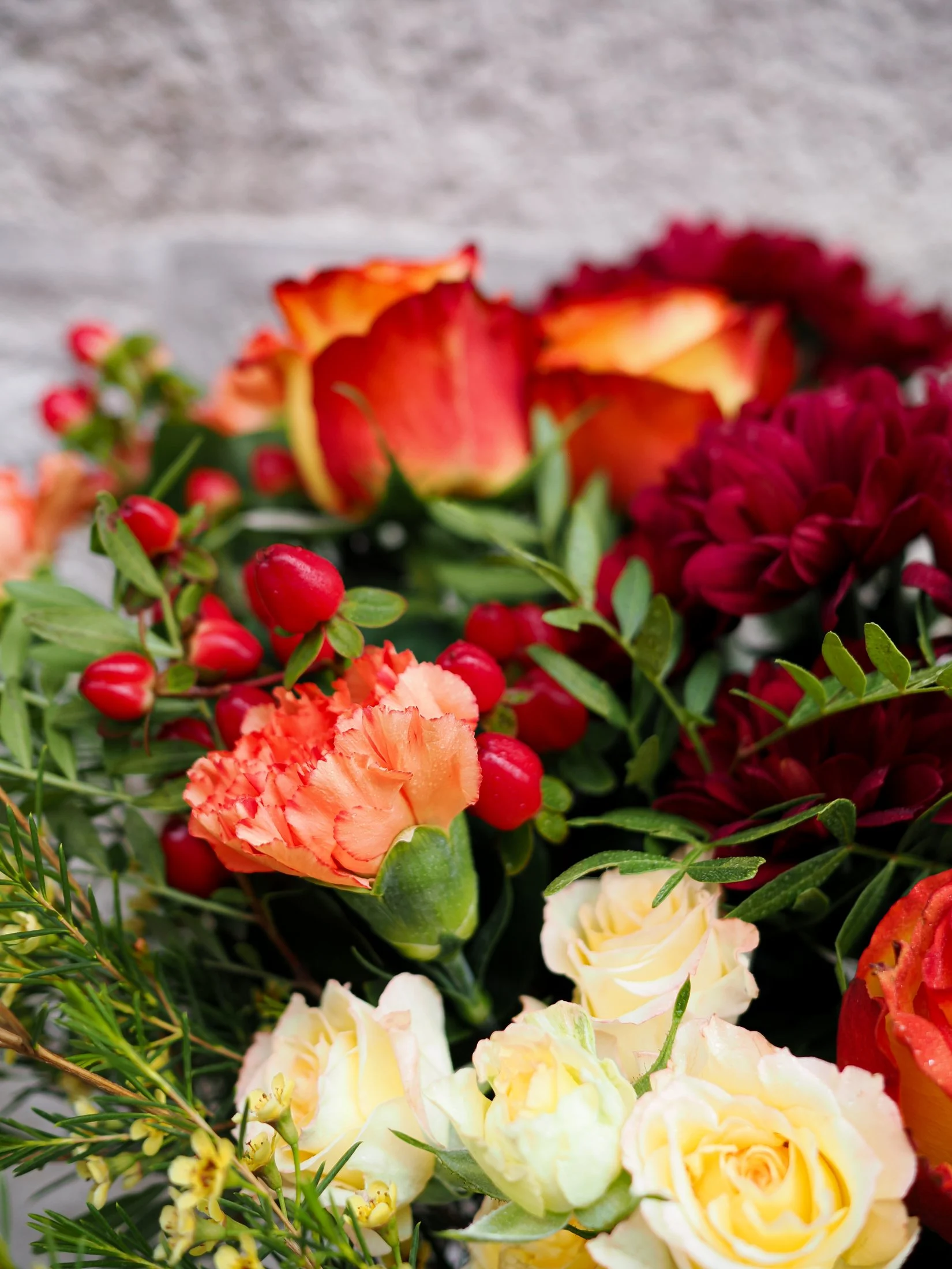 Ramo Tonos Cálidos con Rosas