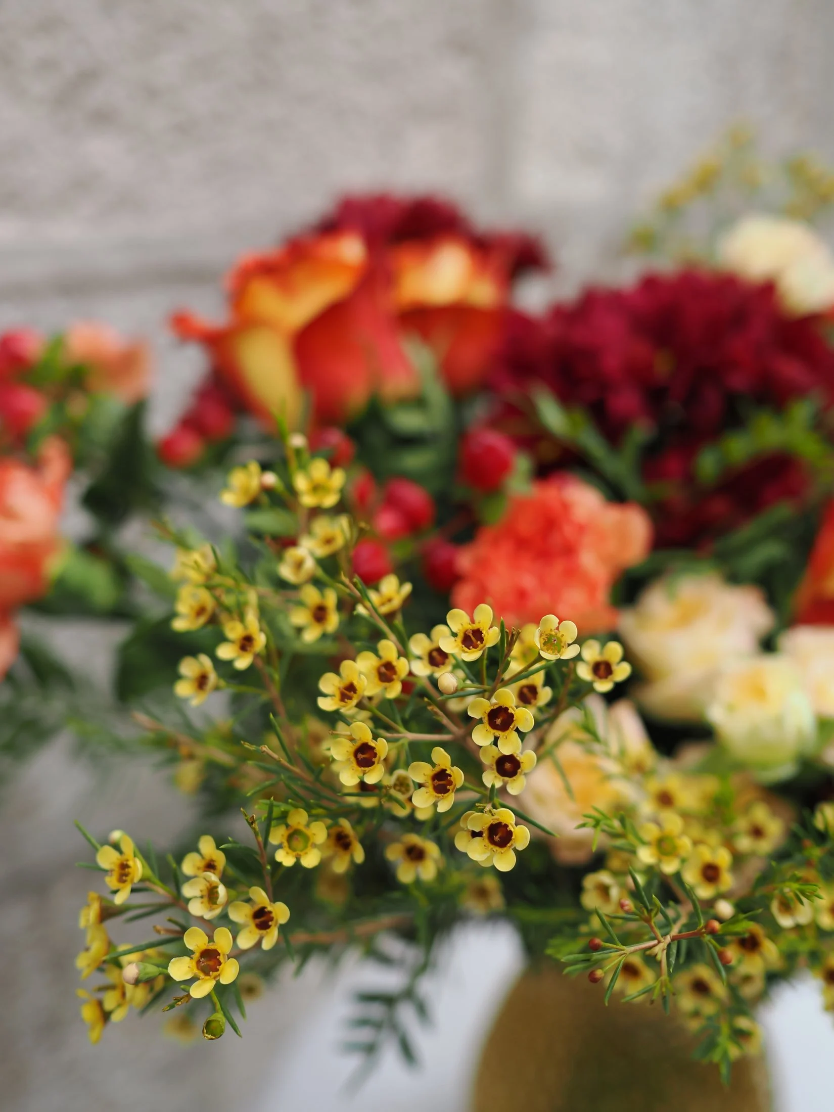 Ramo Tonos Cálidos con Rosas